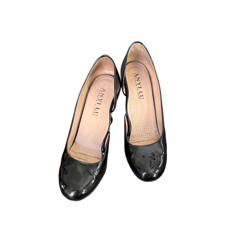 Anyi Lu Tonal Or Iridescent Black Patent Pumps Size  EU 38 US 7.5
